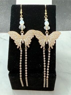 🚨3 for $15🚨 Gold Butterfly Crystal Dangle Earrings with Opalescent Beads